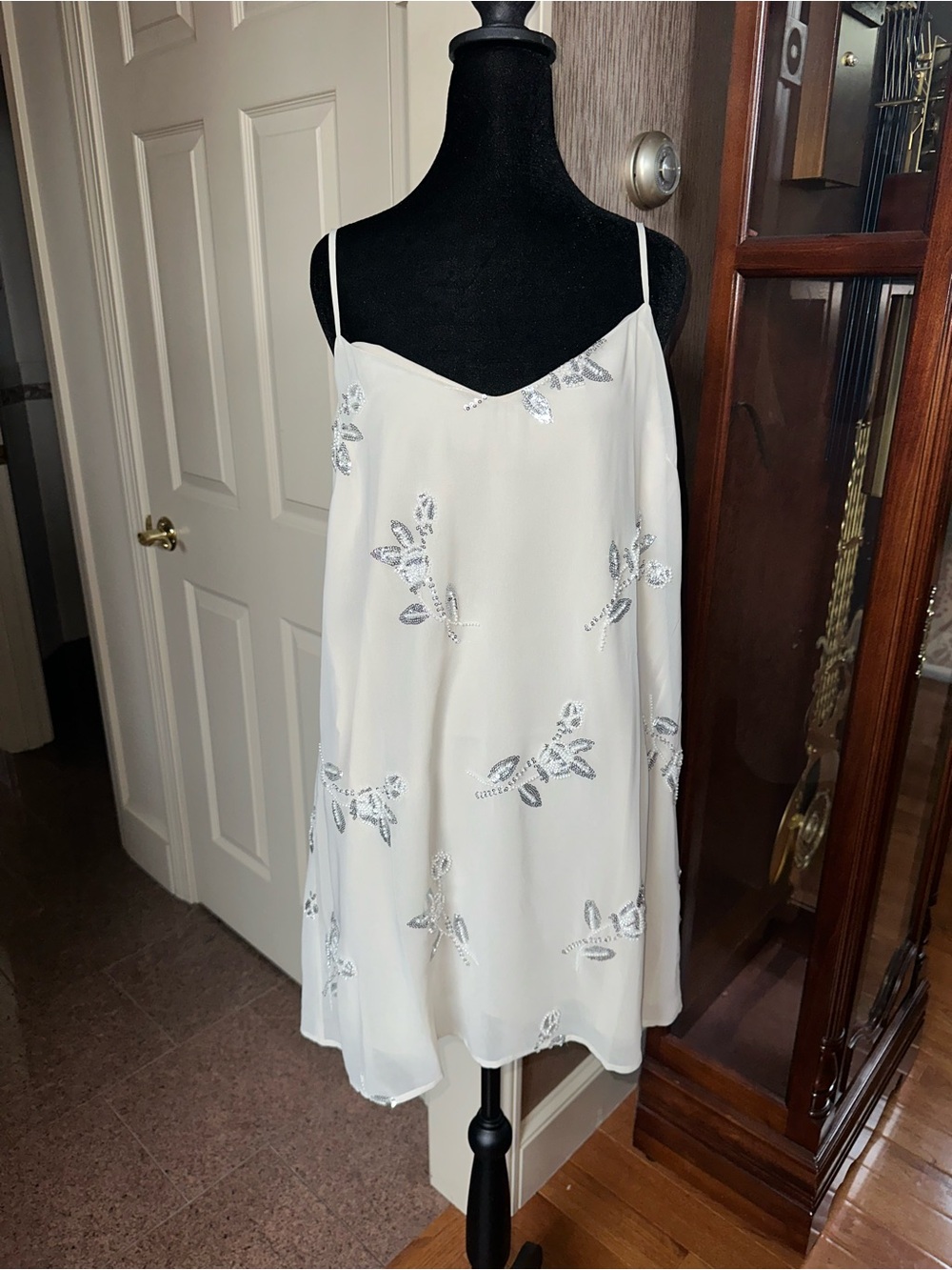 Lulu’s Dress - Picture 1 of 5